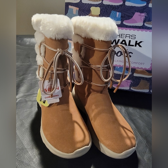 Skechers Shoes - Skechers Go walk boots tan and sherpa